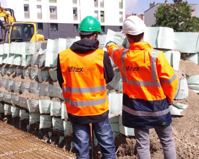 Massif renforcé par géocellules alvéolaires M3S